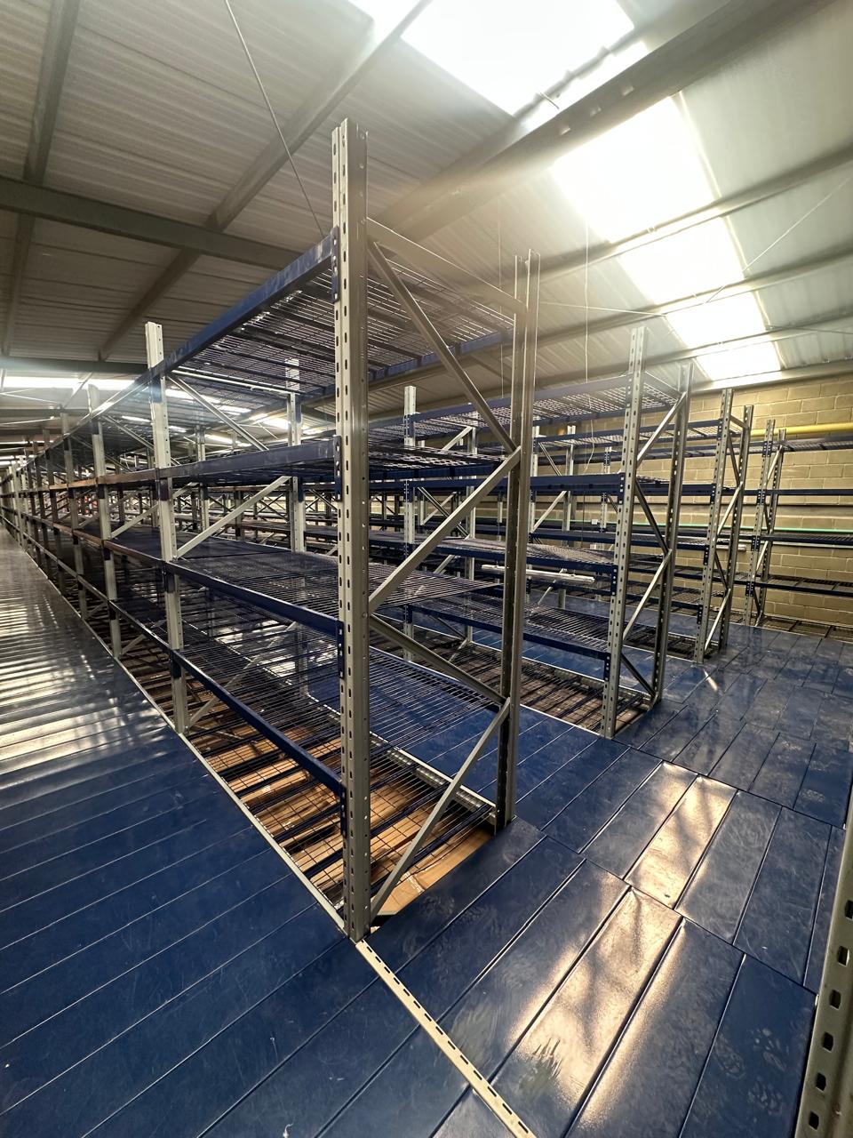 Sistema de piso intermedio para multiplicar el espacio de almacenamiento - Markem Espacio Inteligente